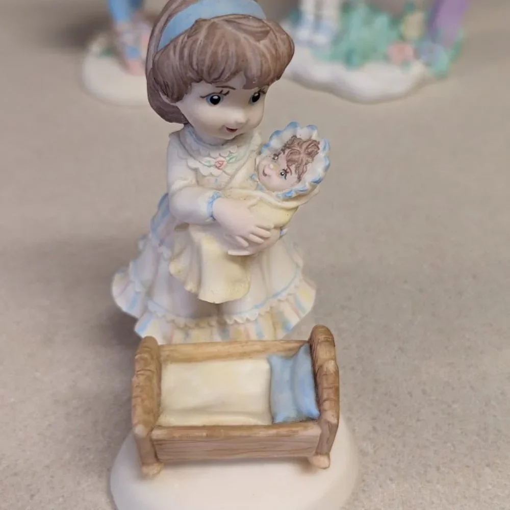 Sweet Dreams Vintage figurines Set of 5 Ballerina, Mother, Graduate, Princess